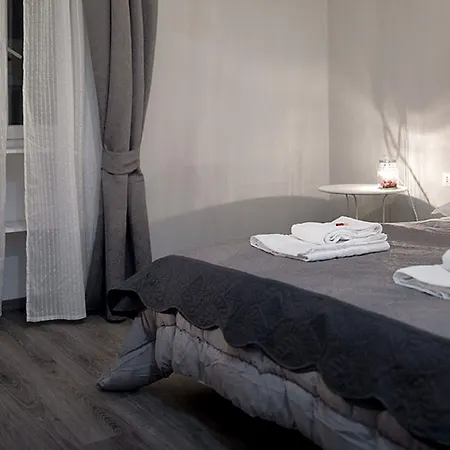 Bed and breakfast Tinkerbell 4*