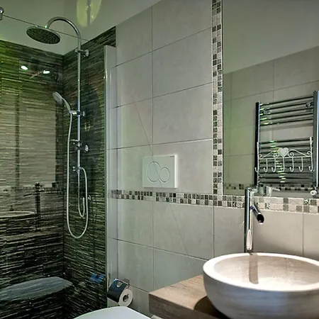 Bed and breakfast Tinkerbell 4*