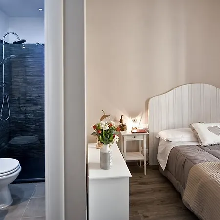 Bed and breakfast Tinkerbell 4*