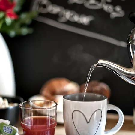 Bed & Breakfast Tinkerbell Guesthouse 4*