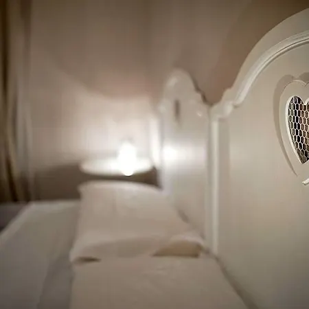 Tinkerbell Bed & Breakfast 4*