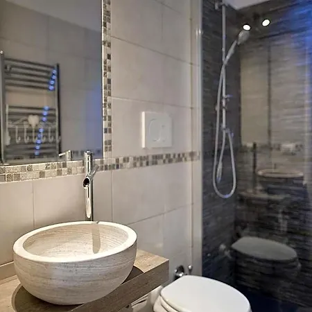 Tinkerbell Bed & Breakfast 4*