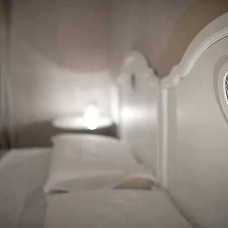 Tinkerbell Guesthouse 4*