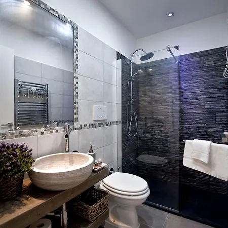 Tinkerbell Guesthouse Frühstückspension 4*