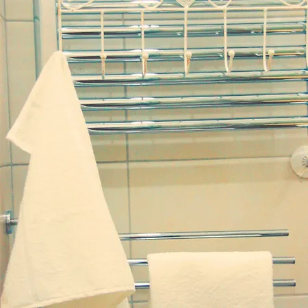 Frühstückspension Tinkerbell Guesthouse 4*