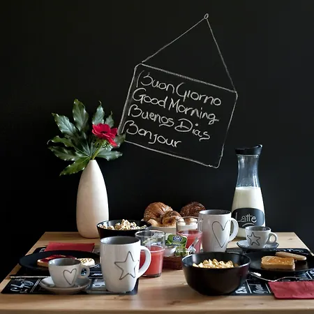 Tinkerbell Guesthouse Frühstückspension Rom