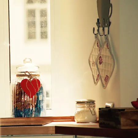 Tinkerbell Guesthouse 4*