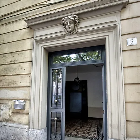 Tinkerbell Guesthouse Frühstückspension Rom